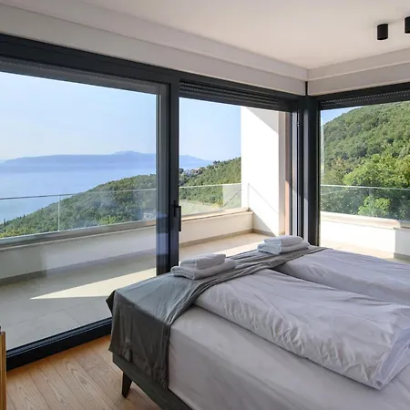 Stunning In * Medveja